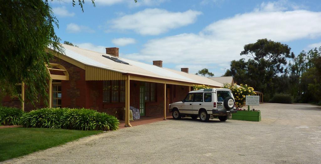 Coonawarra Place Motor Inn Eksteriør billede