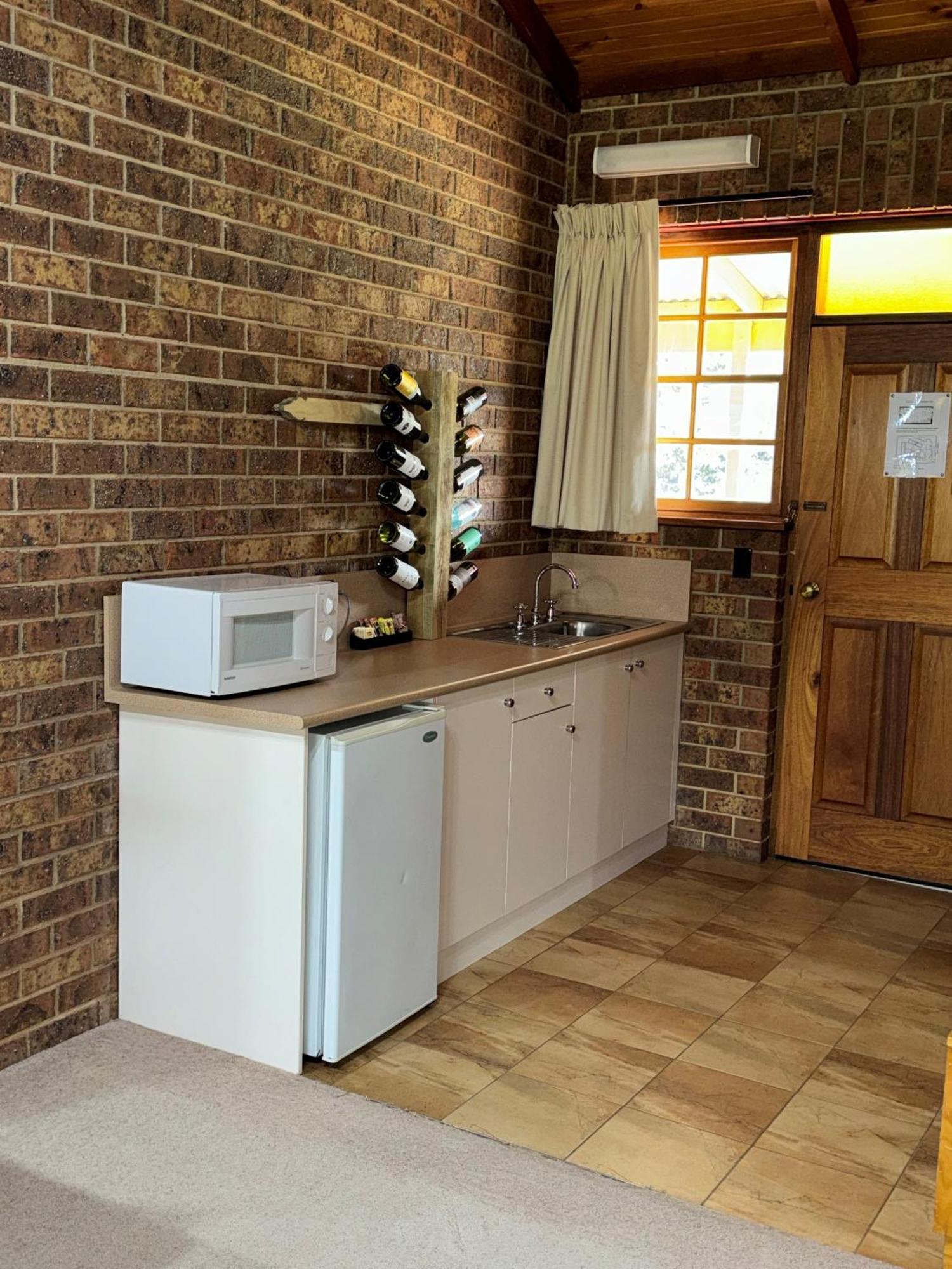 Coonawarra Place Motor Inn Eksteriør billede