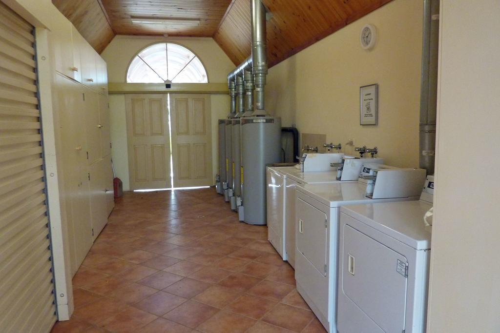 Coonawarra Place Motor Inn Eksteriør billede